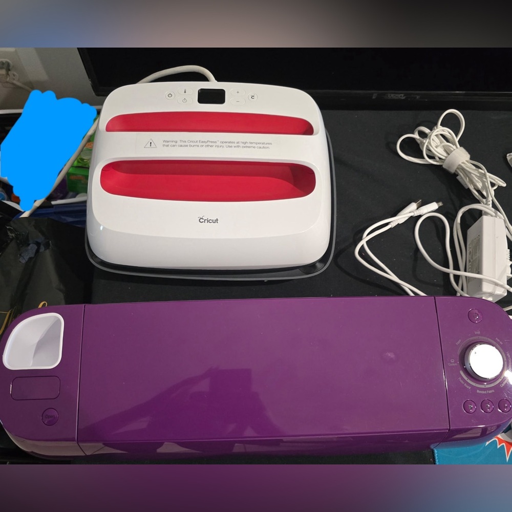 Cricut Explorer Air 2 and Cricut  Easy Press 2.m bundle